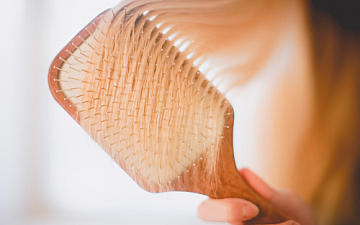 抜け毛は1日に◯◯本が正常値?!